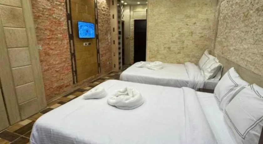 Majesty Pyramids Beds - Image 1