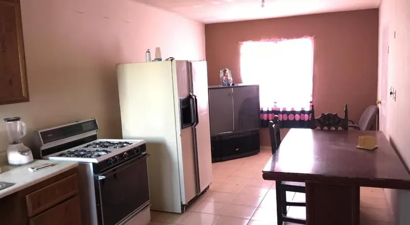 Blanquita guesthouse - Image 1
