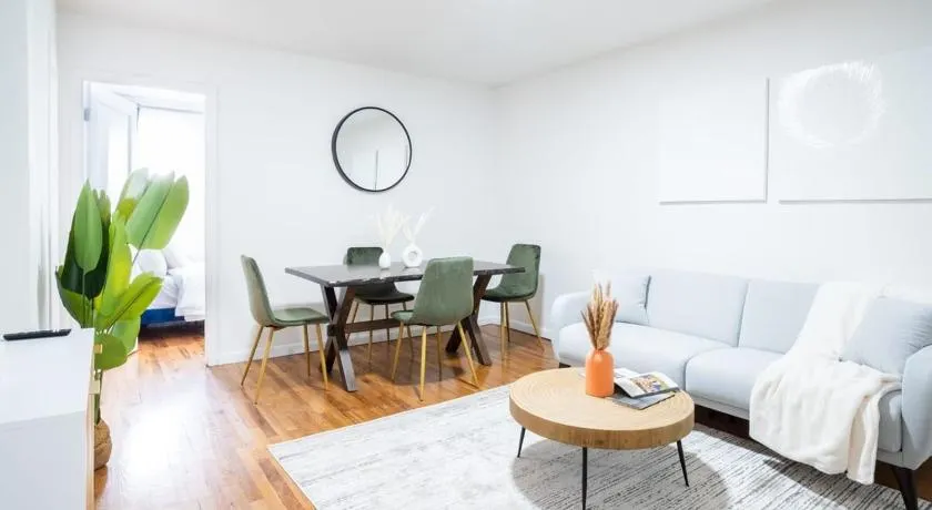 49-3B Newly renovated 2BR WD Midtown East - Image 1