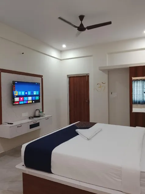 Hotel grand vista near bengaluru airport - Image 1