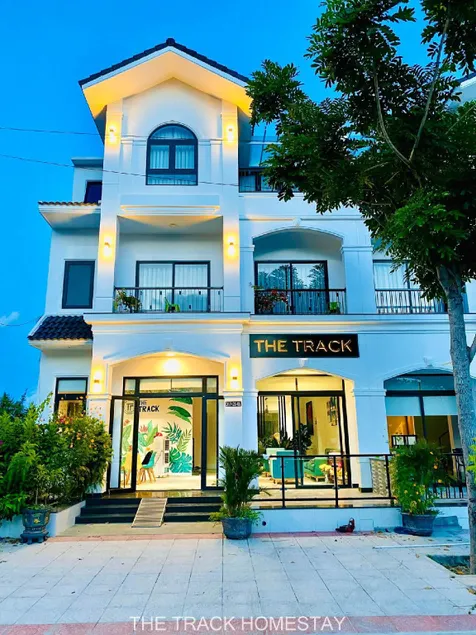 The Track Homestay - Near Bai Dai Beach - Image 1