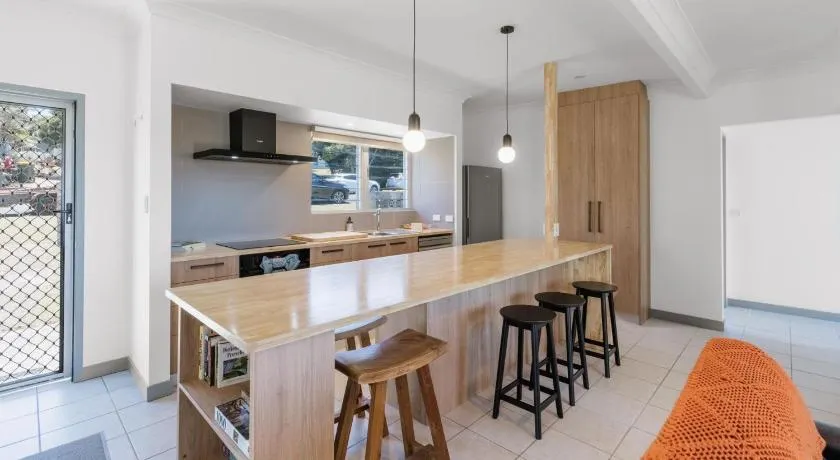 22 Poinsettia Crescent, Brooms Head - Image 1
