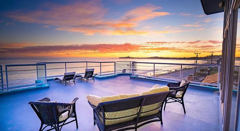 Luxury Beachfront Penthouse Walk to the Beach Restaurants Entertainment - Image 1