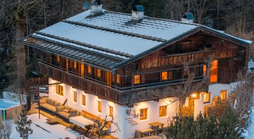 Hunters Lodge Chalet Superior - Image 1