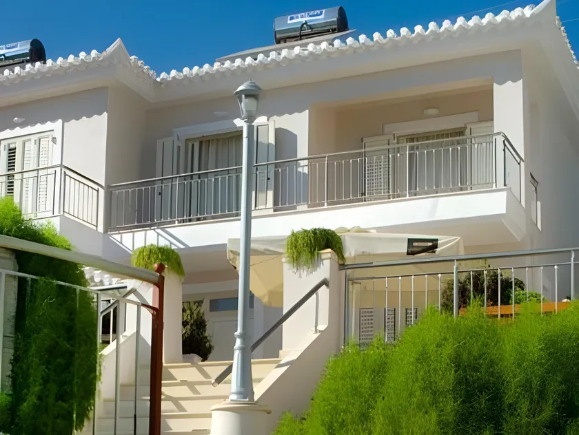 Vereniki Apartments - Image 1