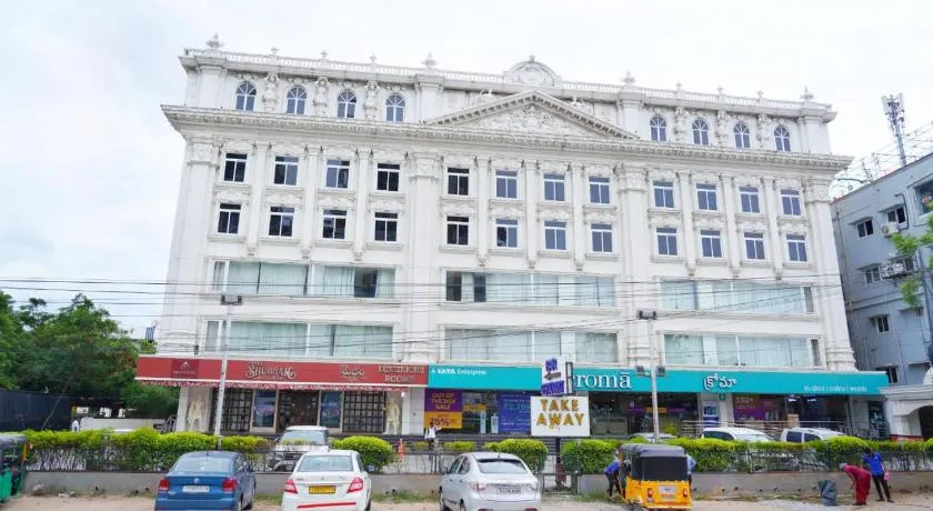 Hotel Shubham Palace - Image 1