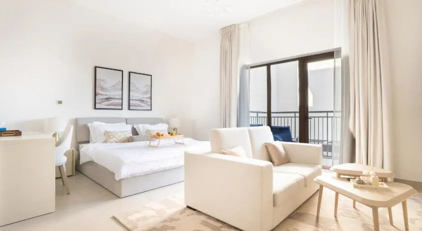 Elegant Studio apartment in Yas Golf collection with Balcony and Free parking l Near Yas water world & Ferrari World & Warner brothers - Image 1