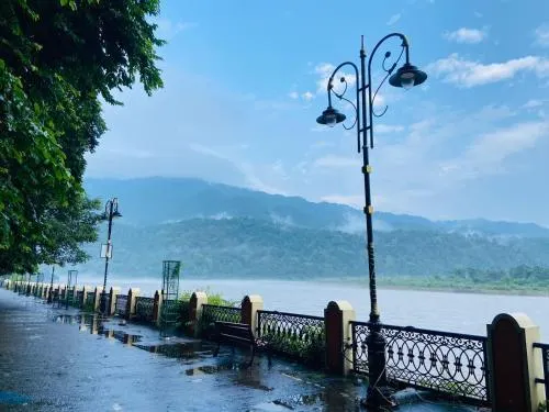 Hotel Ganga Pearl - Image 1