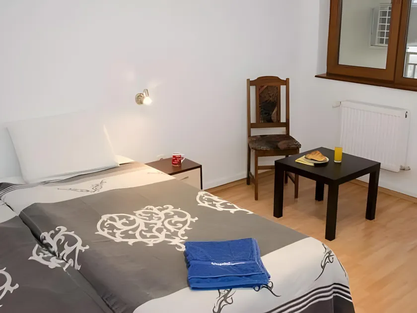 Central GuestHouse Five Corners - Image 1