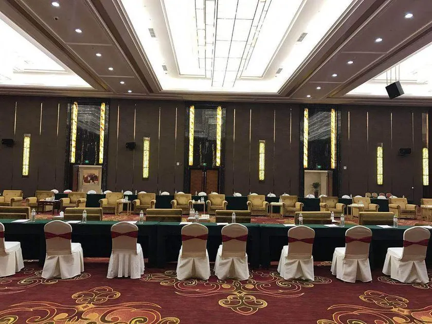 Aoyang Hotel - Image 1