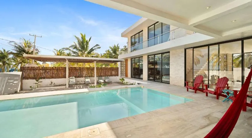 BEACHFRONT COCO Modern Designer House by PENINSULA STAYS - Image 1