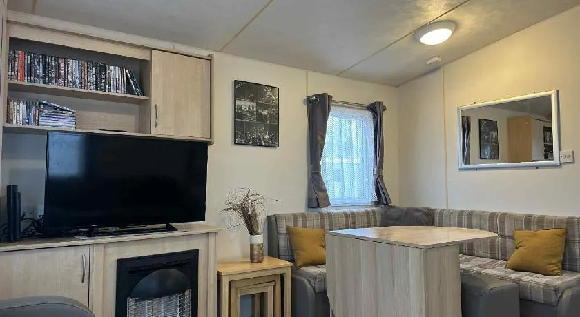 3 Bedroom Caravan - Image 1