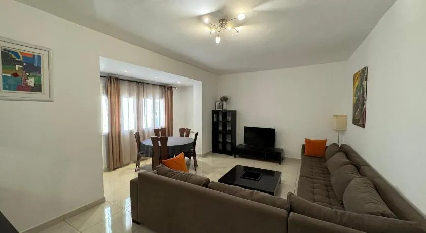 Charmant appartement pour famille uniquement en résidence à Oran Gambetta - Image 1