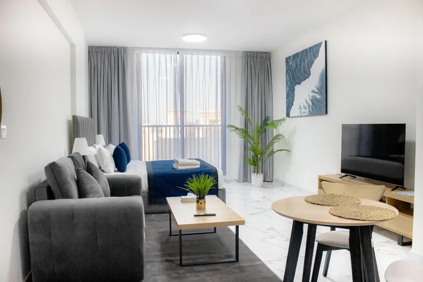 Marina Al Hamra King Studio Apartment - Image 1