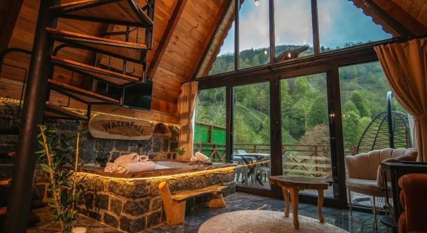 Waterfall suit bungalov - Image 1