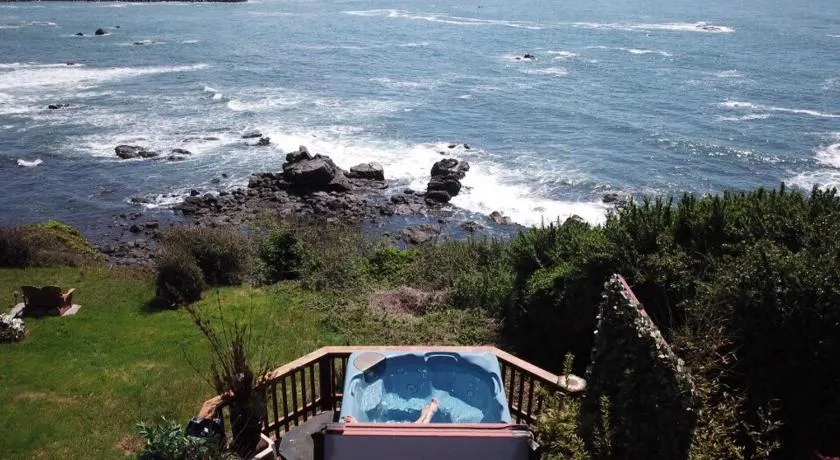 Mermaid's Muse Bed and Breakfast - Image 1