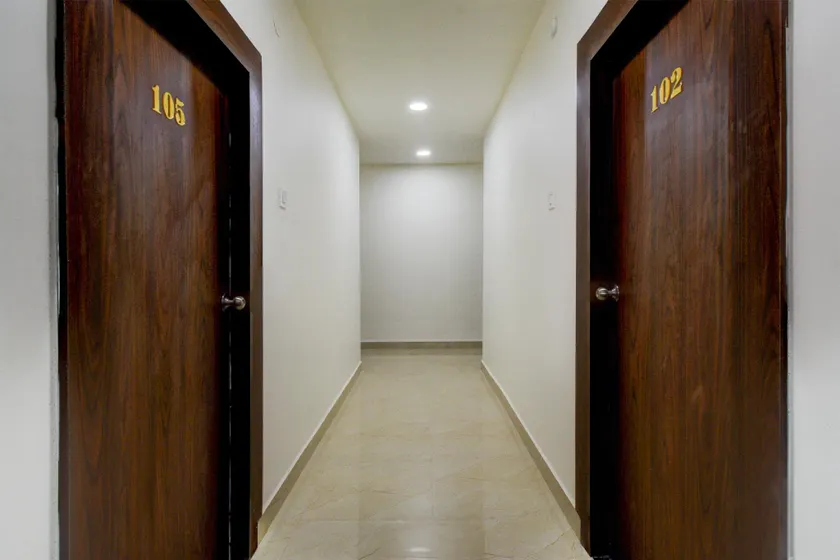 Hotel O VISTA GRAND HOTEL - Image 1