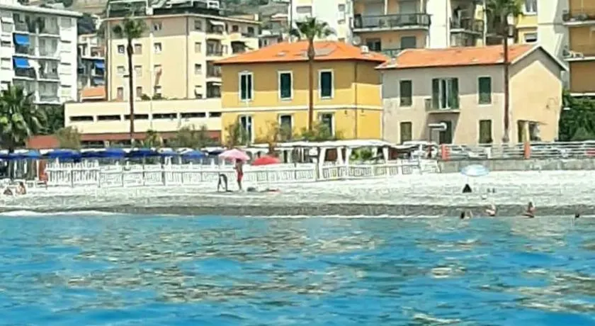 Tuffonelblu - Image 1