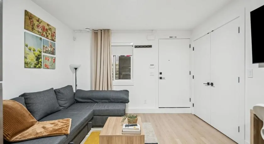 NEST- Modern 2BR Basement Retreat in South Surrey - Image 1