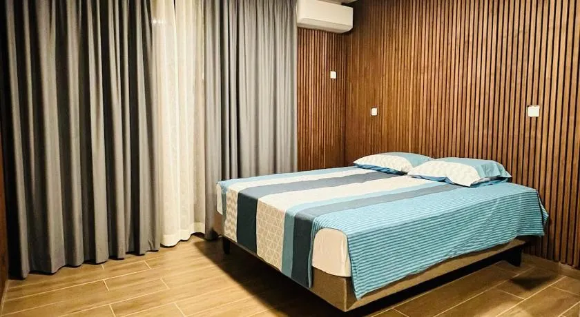 Tahiti homies - Image 1