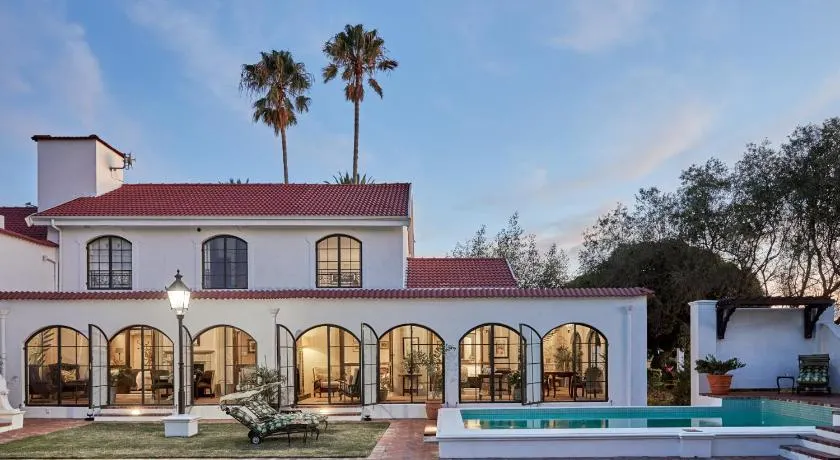 Deux Frères Wine Estate & Luxury Villas - Image 1