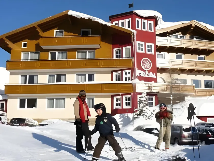 Hotel Kristall - Image 1