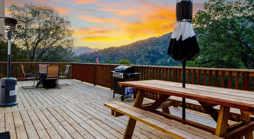 Casita 3 Rios Secluded Mountain Top Home Minutes to Sequoias & Kings Canyon - Image 1