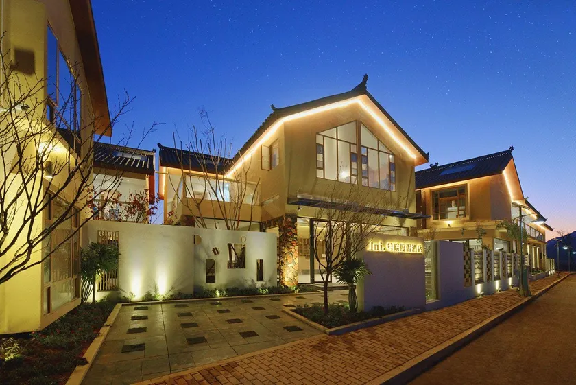 Joi Xiyuan Lakeside Resort Hotel (Puzhehei Scenic Area Branch) - Image 1