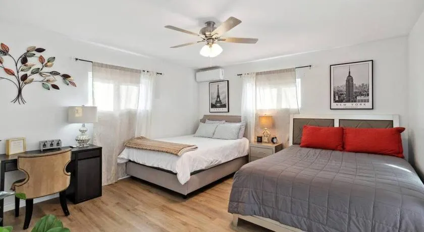 Modern City Ranch 3 bdrm Family Home Access by Dirt Road - Image 1