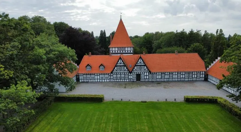 Risinge Herregård Bed & Breakfast - Image 1