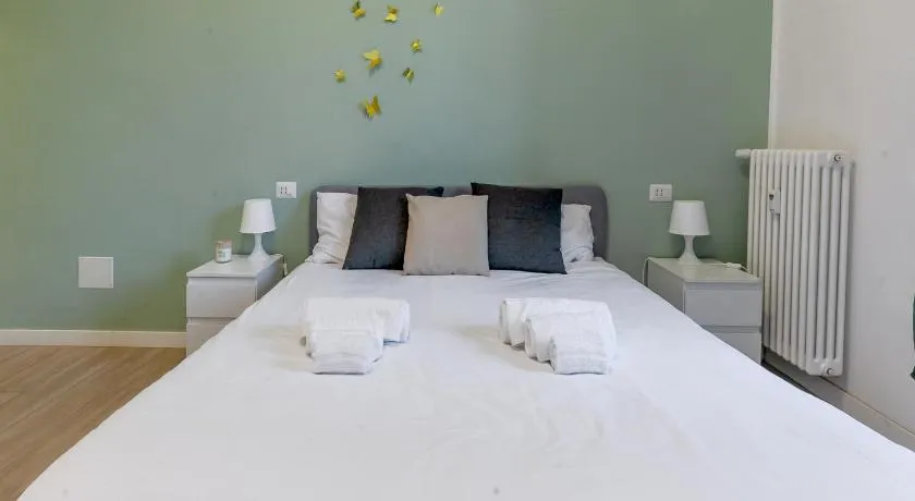 Lux Apartment Near Center 2 Bedrooms Free parking - Image 1