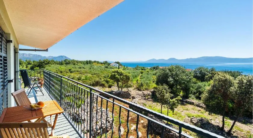 Nice Apartment In Sucuraj With Wifi - Image 1