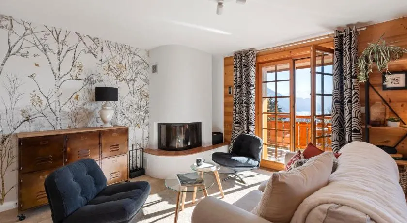 Appartement chalet avec balcon et vue sur les Alpes - Image 1