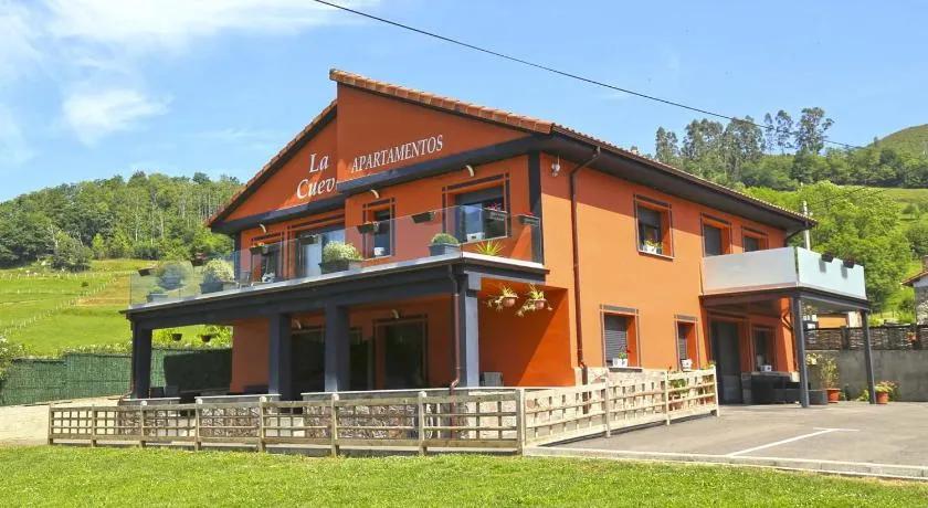 Apartamentos La Cueva - Onis - Image 1