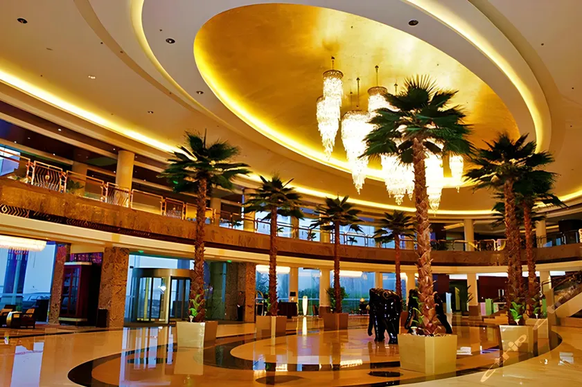New Century Grand Hotel Xuzhou - Image 1
