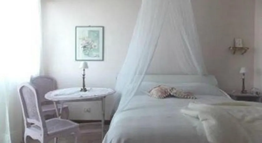 B&B Le Camelie del Bosco - Image 1