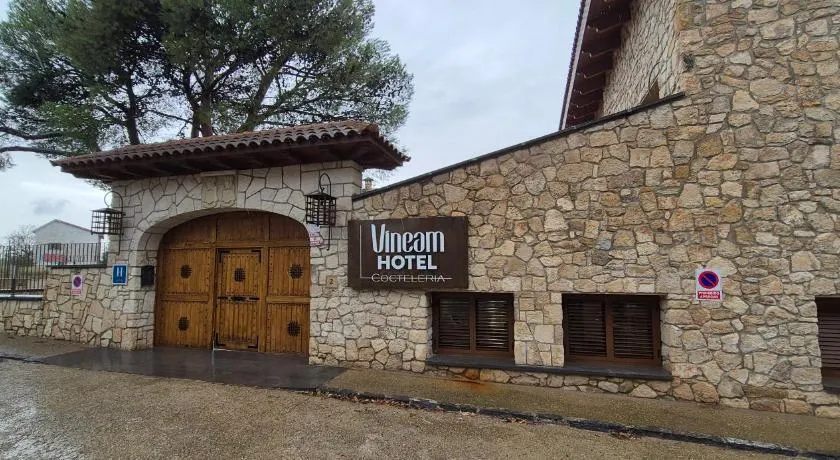 Vineam Hotel - Image 1
