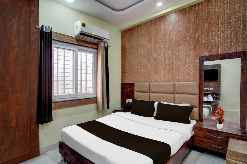 Collection O ISBT Jabalpur Formerly Hotel Koshalya Mohan - Image 1
