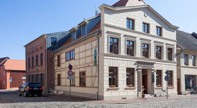 Hotel und Restaurant Haus Sajons - Image 1