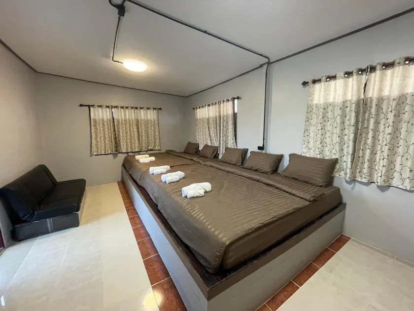 Family room - Image 1
