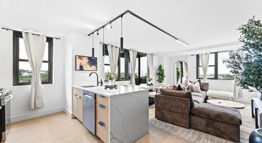 Stylish 3BR Retreat EWR MetLife NYC Access - Image 1