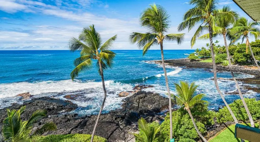 Oceanfront Kona Bali Kai Condo 310 - Pool, Laundry, WIFI, Beach Access - Image 1