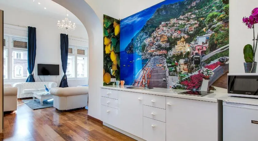 Royale Apartment - Image 1