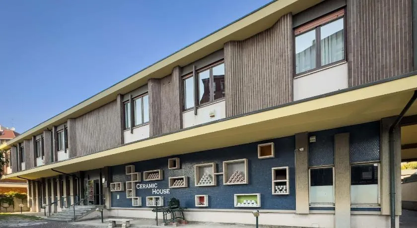 Vivi Milano Apartment near Exhibition Area Free Parking Newly Renovated - Image 1