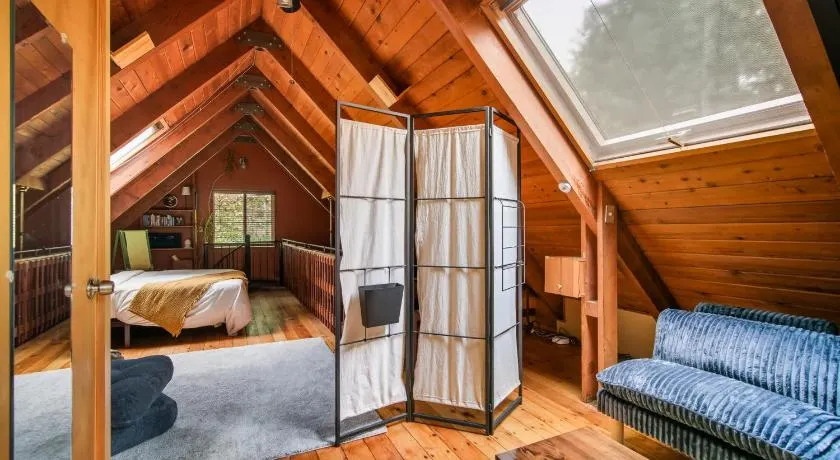 Rhododendron Cabin Near Mt Hood Adventures - Image 1