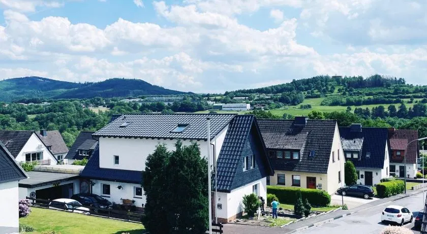 Schöne Penthousewohnung mit Weitblick - Image 1