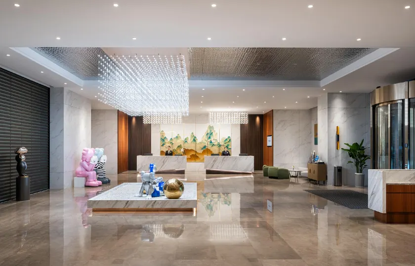 Grand Madison Hotel Qingdao Central May Fourth Square - Image 1