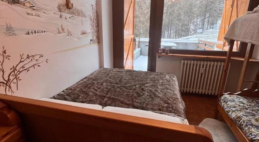 HOME Clotes - Image 1