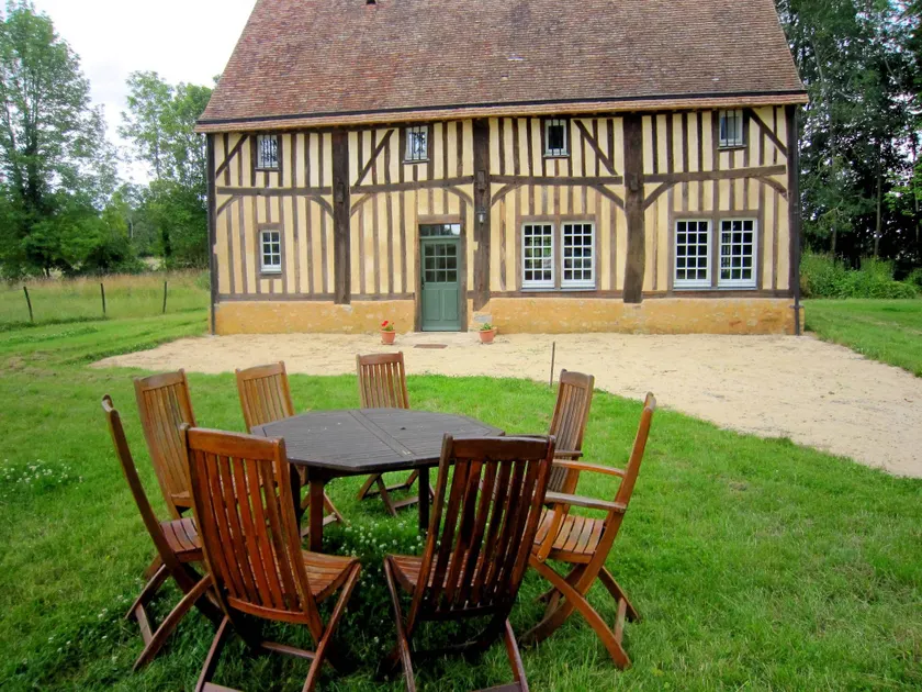 Historic Home Saint-Aignan by Lake - Image 1