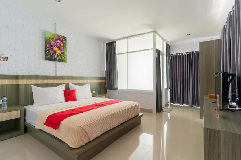 RedDoorz Plus @ Vantas Hotel Parbaba - Image 1